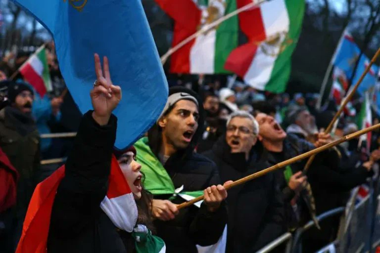 Iran revolution: Trump threatens to touch protesters...